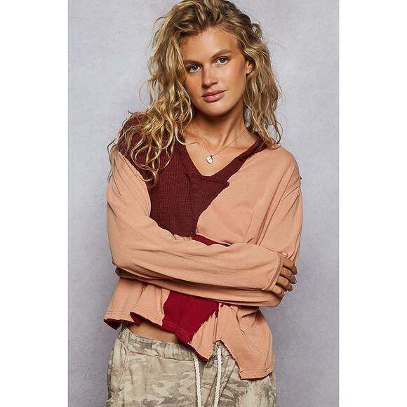 POL Color Block Contrast Notch Neck Long Sleeves Relaxed Fit Top | Burnt Coral - Picture 3 of 6
